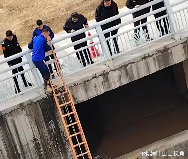 钱后续知情人：线万！警方回应来了澳门新葡京网站山西大桥散落大量(图3)